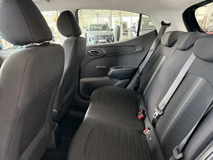 Hyundai i10 , 1.2 Navi, Rückfahrkamera