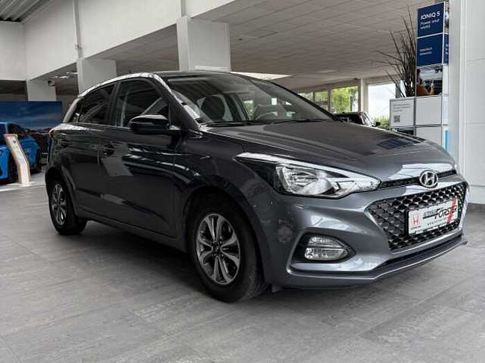 Hyundai i20 YES!, Rückfahrkamera, Sitz- Lenkradheizung