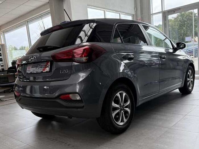 Hyundai i20 YES!, Rückfahrkamera, Sitz- Lenkradheizung
