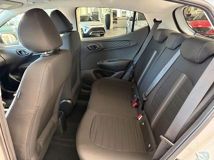 Hyundai i10 63PS, Autom., Navi, Rückfahrkamera