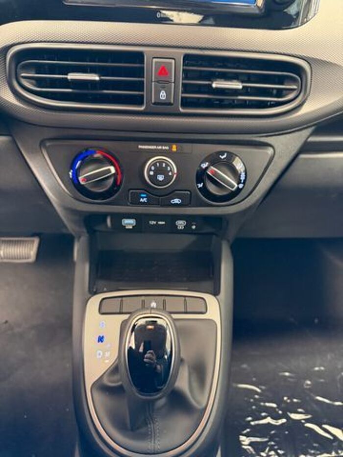 Hyundai i10 63PS, Autom., Navi, Rückfahrkamera